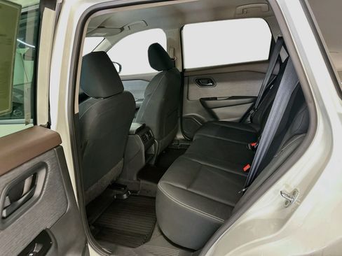 Used 2023 Nissan Rogue S AWD/4WD image 28