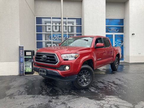 Used 2021 Toyota Tacoma SR5 AWD/4WD image 1