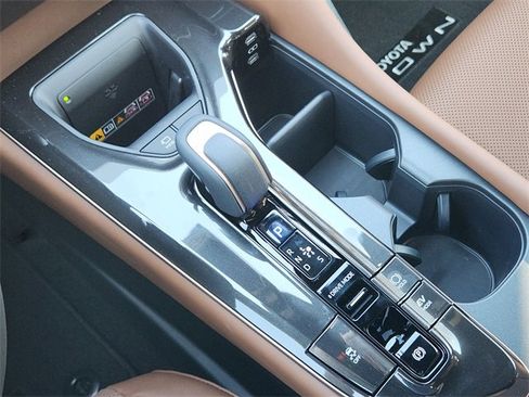 New 2025 Toyota Crown Signia Limited image 14