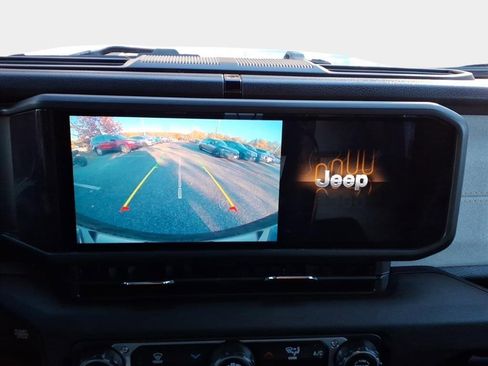 Used 2024 Jeep Wrangler Sport S image 17