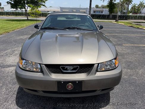 Used 2002 Ford Mustang Convertible RWD image 27
