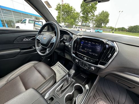 Used 2024 Chevrolet Traverse High Country FWD image 13