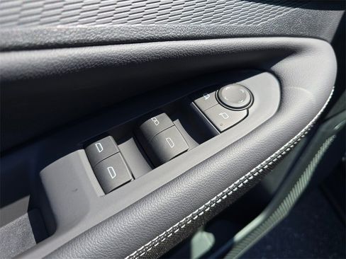 New 2025 Chevrolet Blazer EV LT image 18