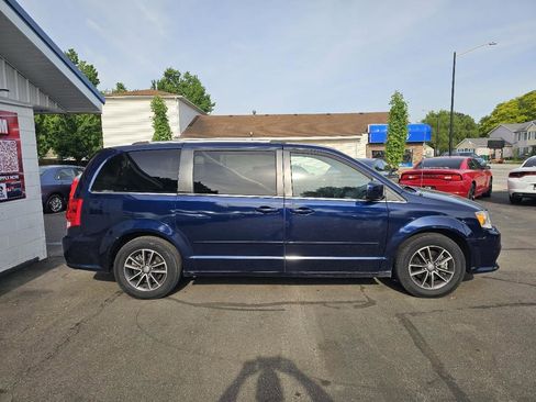 Used 2017 Dodge Grand Caravan SXT FWD image 13