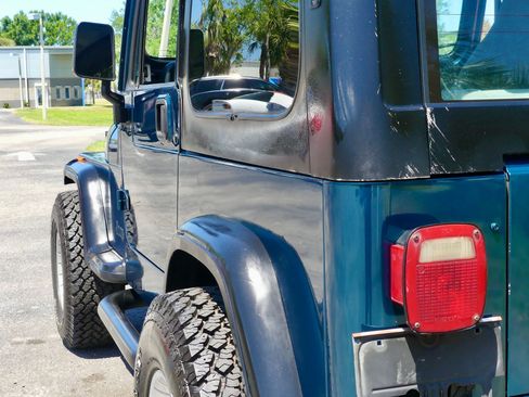 Used 1995 Jeep Wrangler Rio Grande AWD/4WD image 33