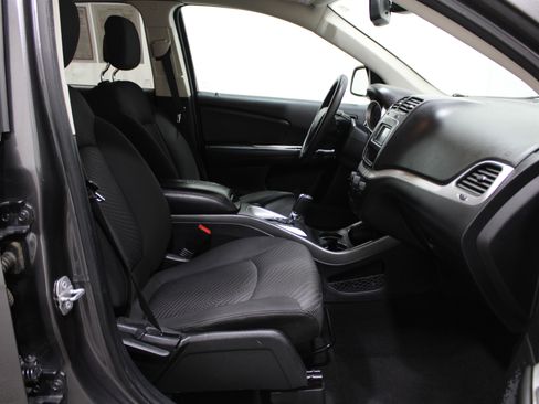 Used 2020 Dodge Journey SE w/ Blacktop Package image 26