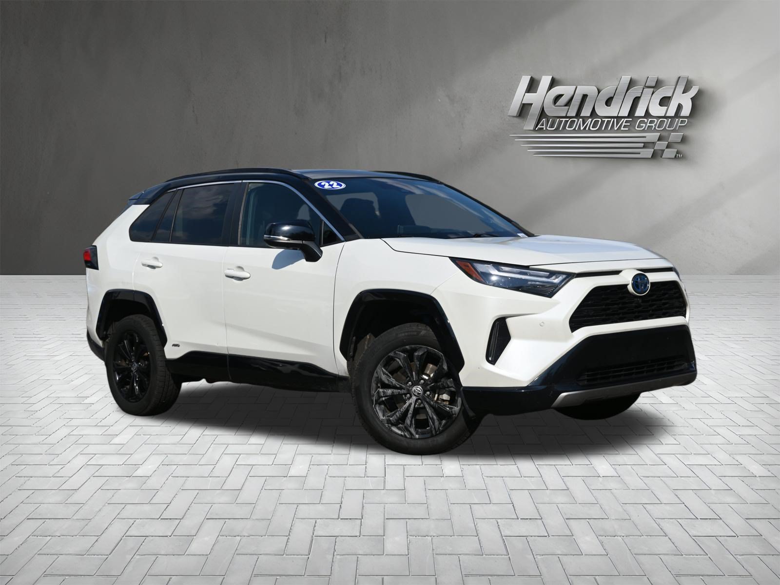 Used 2022 Toyota RAV4 XSE AWD/4WD image 2