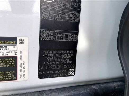 Used 2023 Land Rover Defender 110 SE image 11