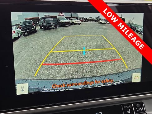 Used 2026 Toyota Camry XLE image 18