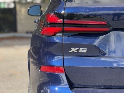 New 2026 BMW X5 sDrive40i w/ M Sport Package image 14
