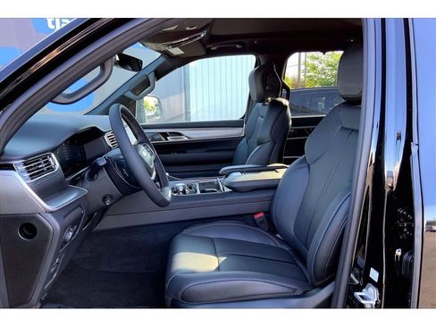 New 2026 Jeep Grand Wagoneer Limited AWD/4WD image 10