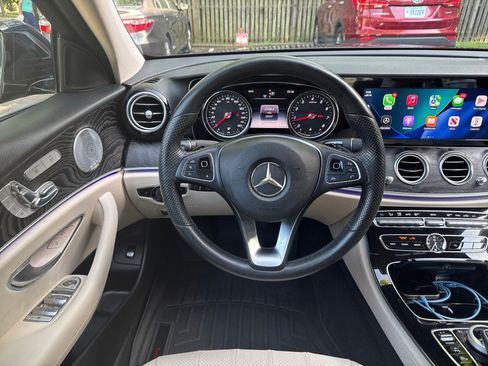 Used 2017 Mercedes-Benz E 300 4MATIC image 18