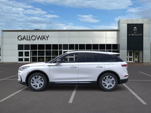 New 2026 Lincoln Corsair Premiere image 3