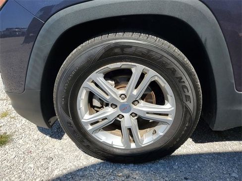 Used 2019 GMC Terrain SLE w/ Driver Convenience Package image 7