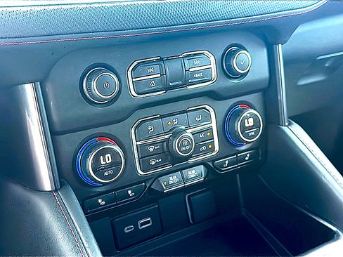 Used 2024 Chevrolet Tahoe RST w/ Luxury Package AWD/4WD image 36