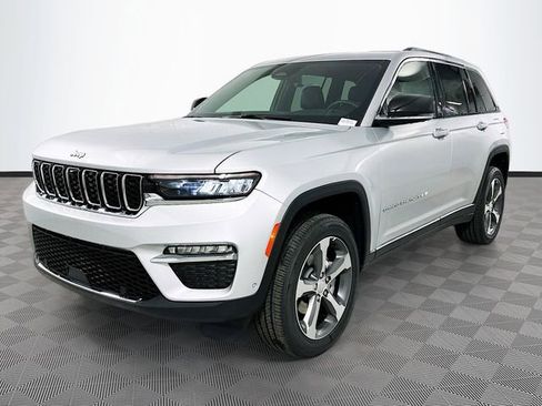 New 2025 Jeep Grand Cherokee Limited w/ Luxury Tech Group II image 22