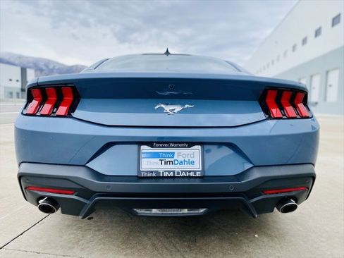 Used 2025 Ford Mustang Coupe image 6