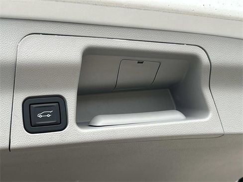 Used 2022 GMC Acadia SLT w/ Technology Package image 24