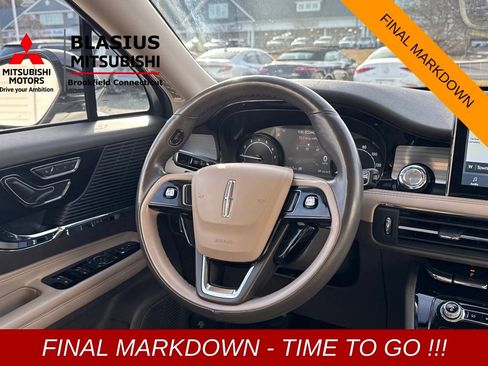 Used 2022 Lincoln Corsair AWD w/ Premium Package image 30