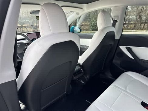 Used 2021 Tesla Model Y Long Range image 16