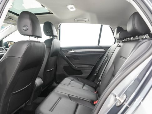 Used 2018 Volkswagen Golf SE FWD image 13