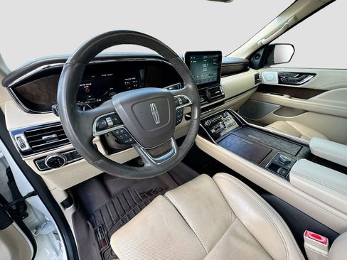 Used 2020 Lincoln Navigator L Reserve w/ Luxury Package image 9