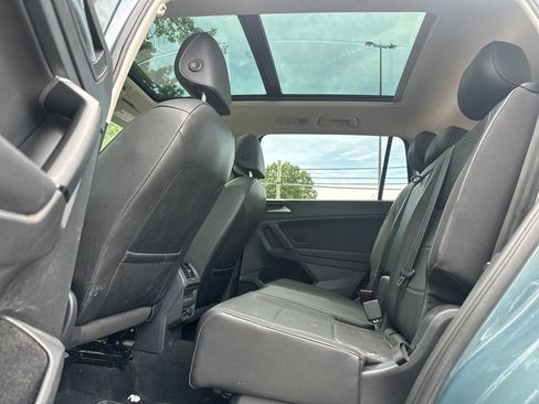 Used 2019 Volkswagen Tiguan SE w/ Panoramic Sunroof Package FWD image 17