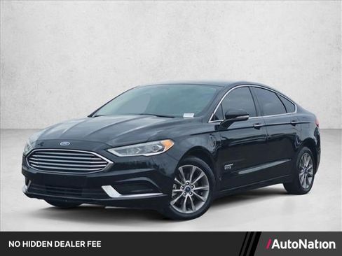 Used 2018 Ford Fusion Energi SE FWD image 1