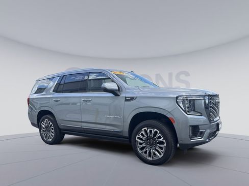 Used 2024 GMC Yukon Denali Ultimate AWD/4WD image 10