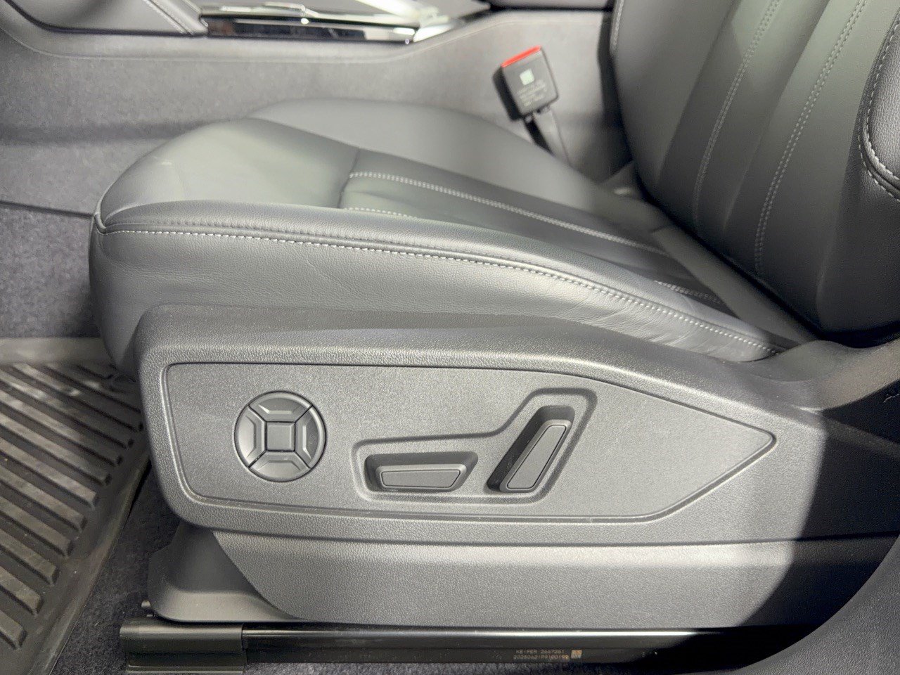Certified 2025 Audi Q5 Premium Plus AWD/4WD image 16