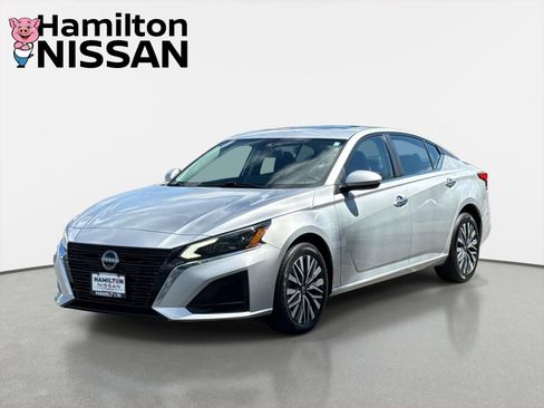 Used 2023 Nissan Altima 2.5 SV w/ SV Premium Package AWD/4WD image 5