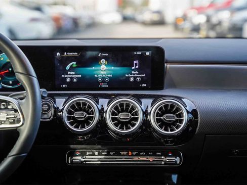 Used 2022 Mercedes-Benz A 220 image 13