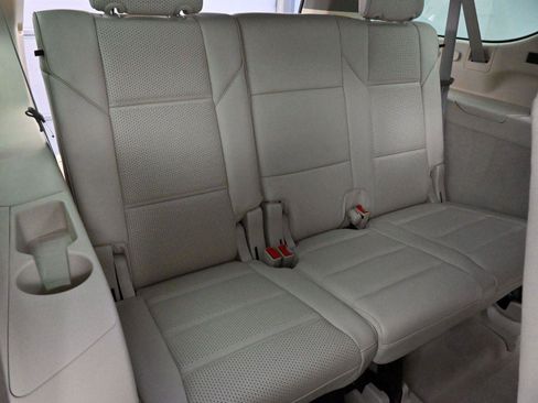 Certified 2022 Cadillac Escalade ESV Sport Platinum w/ Heavy-Duty Trailer Package image 40