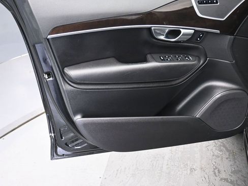 Used 2019 Volvo XC90 T6 Momentum w/ Protection Package Premier image 10