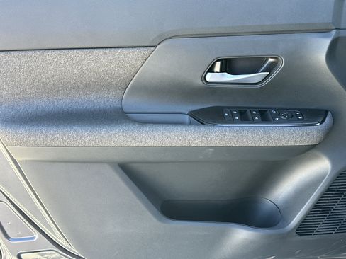 New 2026 Nissan Kicks SV image 10