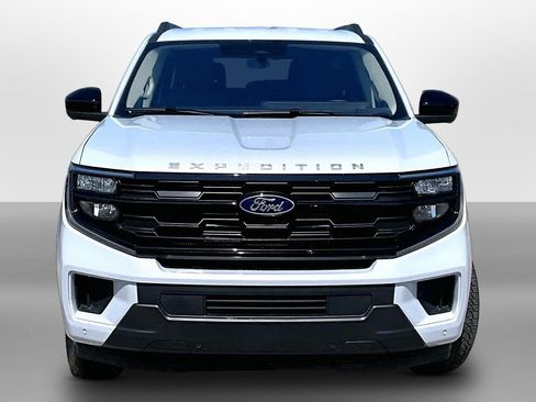 Used 2025 Ford Expedition Max Active RWD image 3