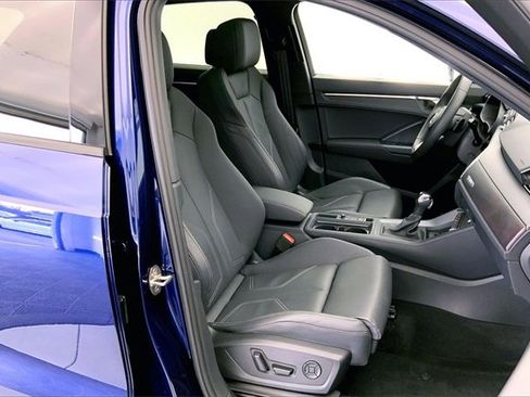 Certified 2025 Audi Q3 2.0T Premium w/ Convenience Package image 7