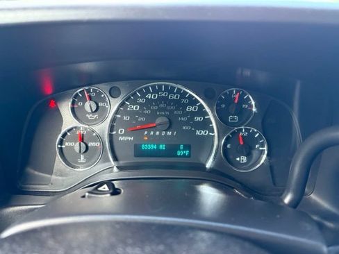 Used 2019 Chevrolet Express 2500 w/ Driver Convenience Package RWD image 16