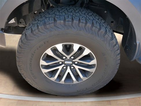 Used 2019 Ford F150 Raptor w/ Equipment Group 802A Luxury image 9