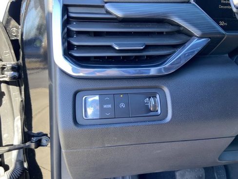 Used 2025 GMC Acadia Elevation image 44