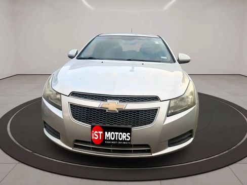 Used 2012 Chevrolet Cruze Eco FWD image 2