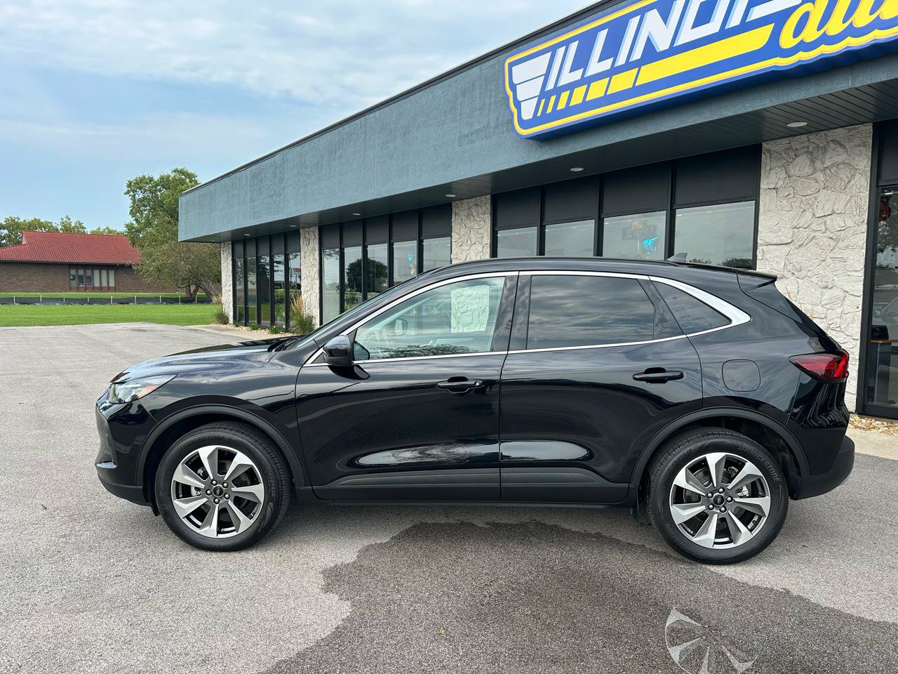 Used 2025 Ford Escape Platinum AWD/4WD image 4