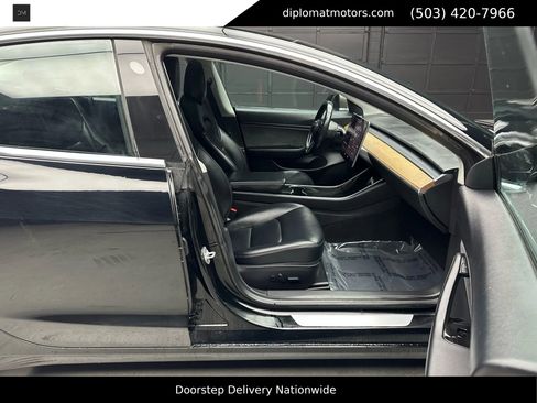 Used 2018 Tesla Model 3 Long Range image 19