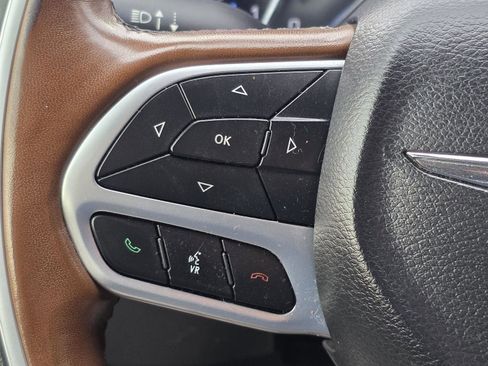 Used 2019 Chrysler Pacifica Limited w/ Advanced Safetytec Group image 14