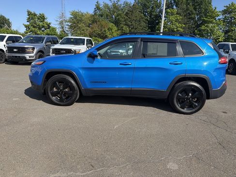 Used 2018 Jeep Cherokee Limited w/ High Altitude Package AWD/4WD image 2