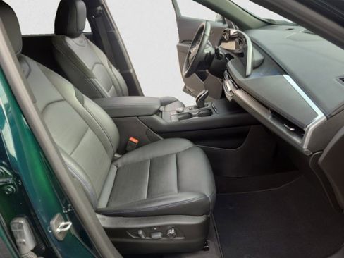 Used 2024 Cadillac XT4 Sport image 21