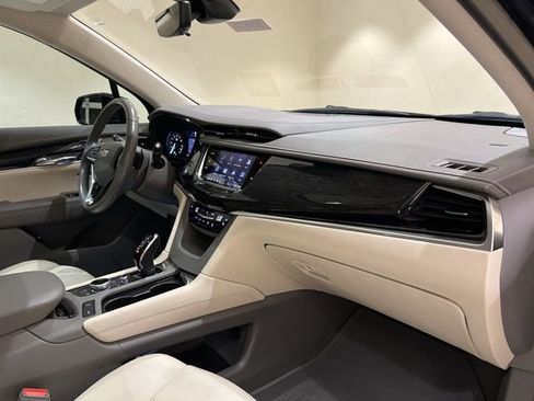 Used 2022 Cadillac XT6 Premium Luxury w/ Technology Package FWD image 26