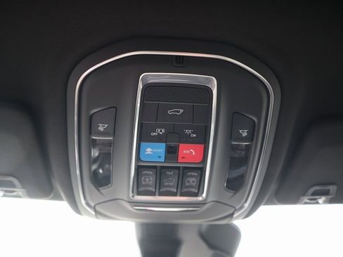 New 2025 Jeep Grand Cherokee L Limited image 17