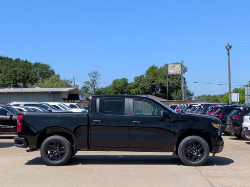 New 2026 Chevrolet Silverado 1500 Custom w/ LPO, Dark Essentials Package RWD image 9