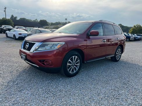 Used 2013 Nissan Pathfinder SV image 3